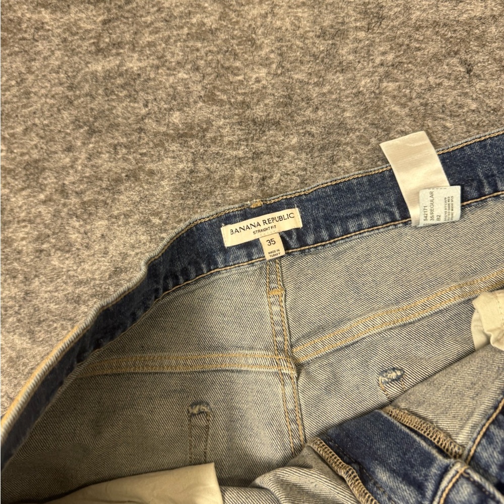 Banana Republic Size 35 Mid Rise Baggy Casual Everyday Wide Leg  Denim Jeans - Picture 3 of 3